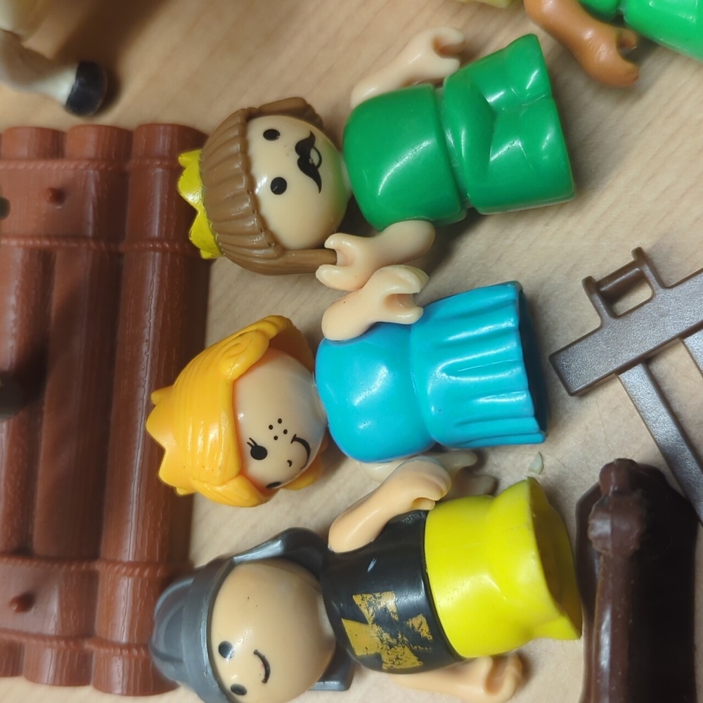vintage 1980s Playskool Li'l Playmates shelcore huge 38pc toy lot - Picture 9 of 15